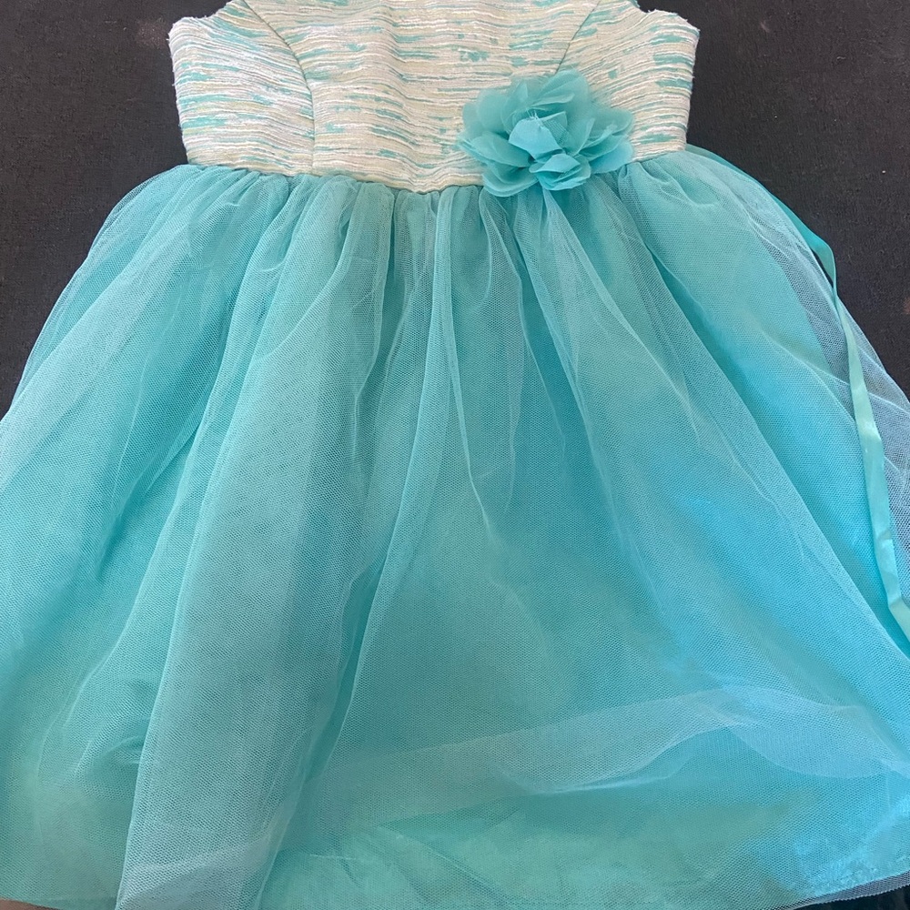 Super cute little girls party dress